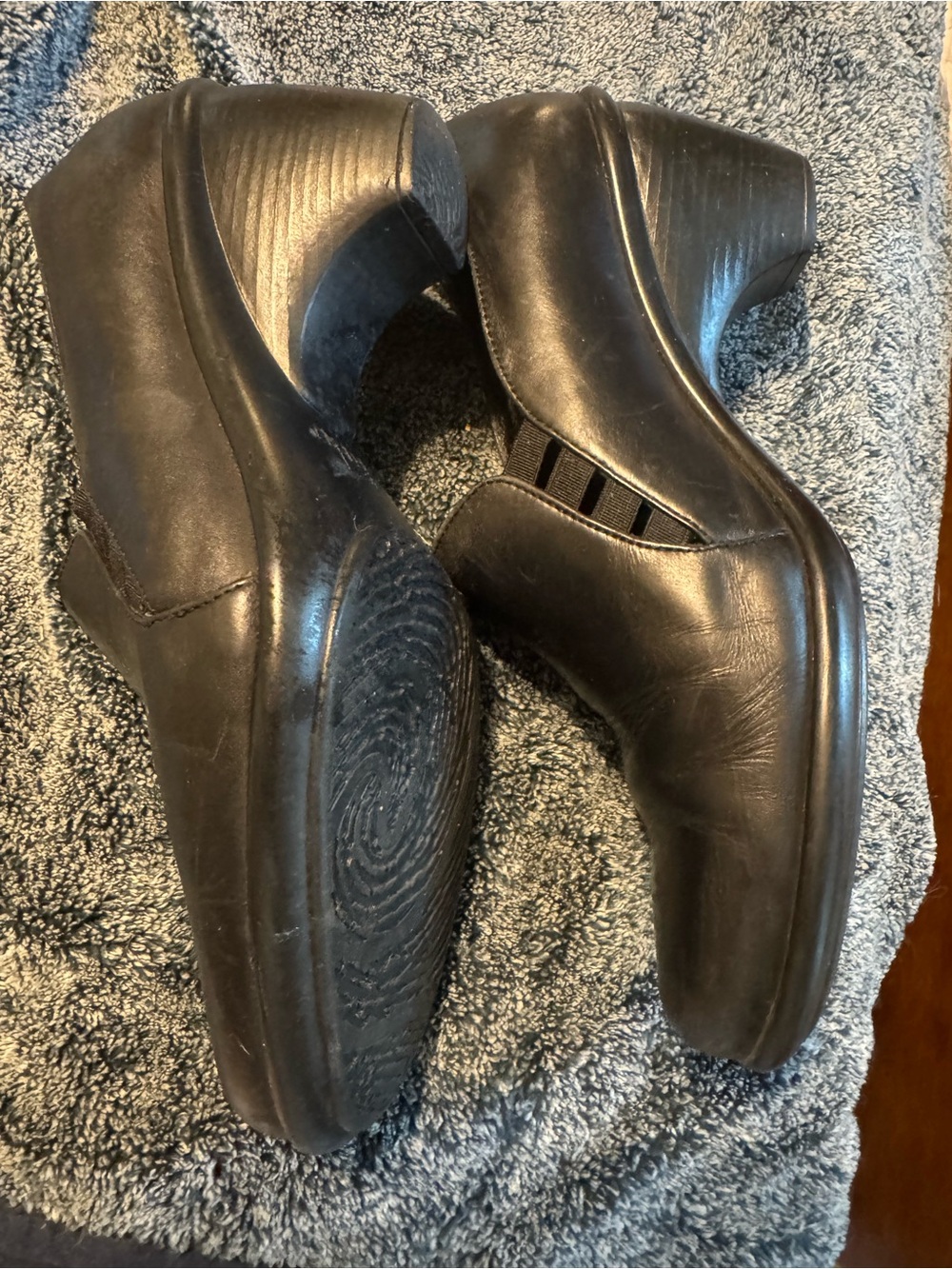 Women’s Black Slip-On Work Shoe